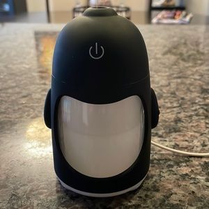 Penguin personal humidifier